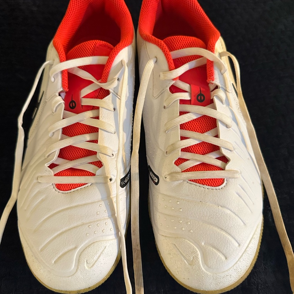 Men’s size 8 Nike Futsal shoes